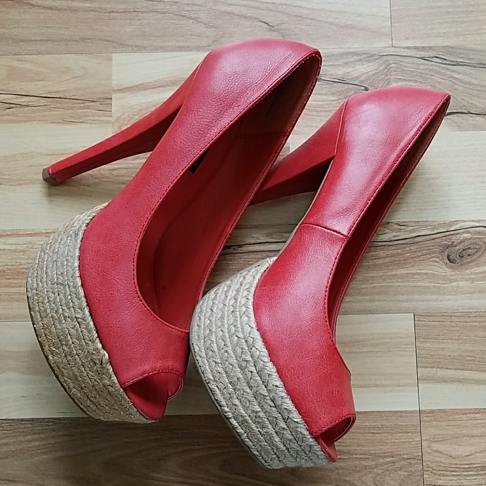 Today Only! $15 Dollhouse Savi Coral Heels